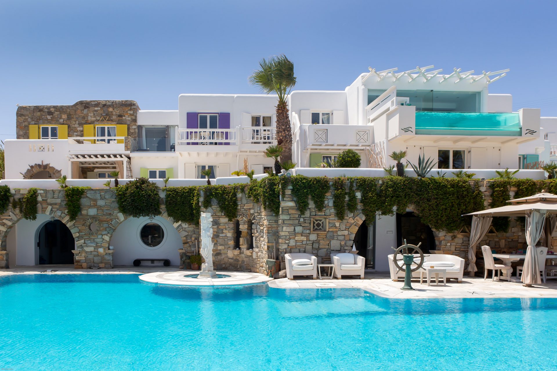 Signature-Suite-130-with-Private-Glass-Pool-6