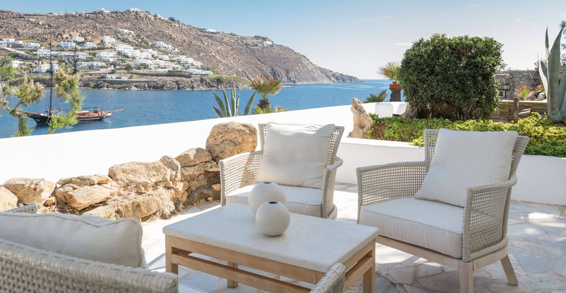 DELUXE-SUITE-SEA-VIEW_12