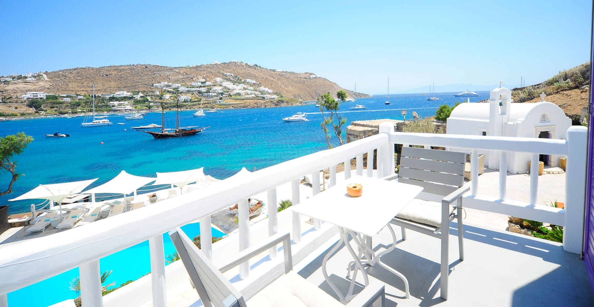 DELUXE-SUITE-SEA-VIEW_24