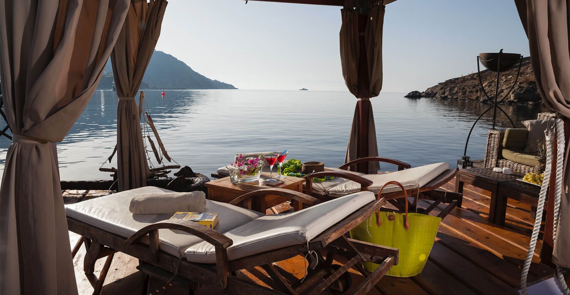 Private-VIP-Lounge-on-hotel’s-beach-copy