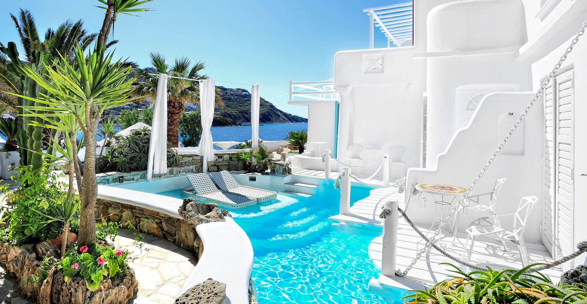 Luxury 2-bedroom suite with pool in Mykonos
