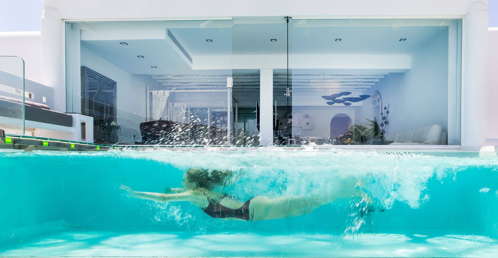 SIGNATURE-SUITE-130-SEA-VIEW-WITH-PRIVATE-GLASS-POOL_1