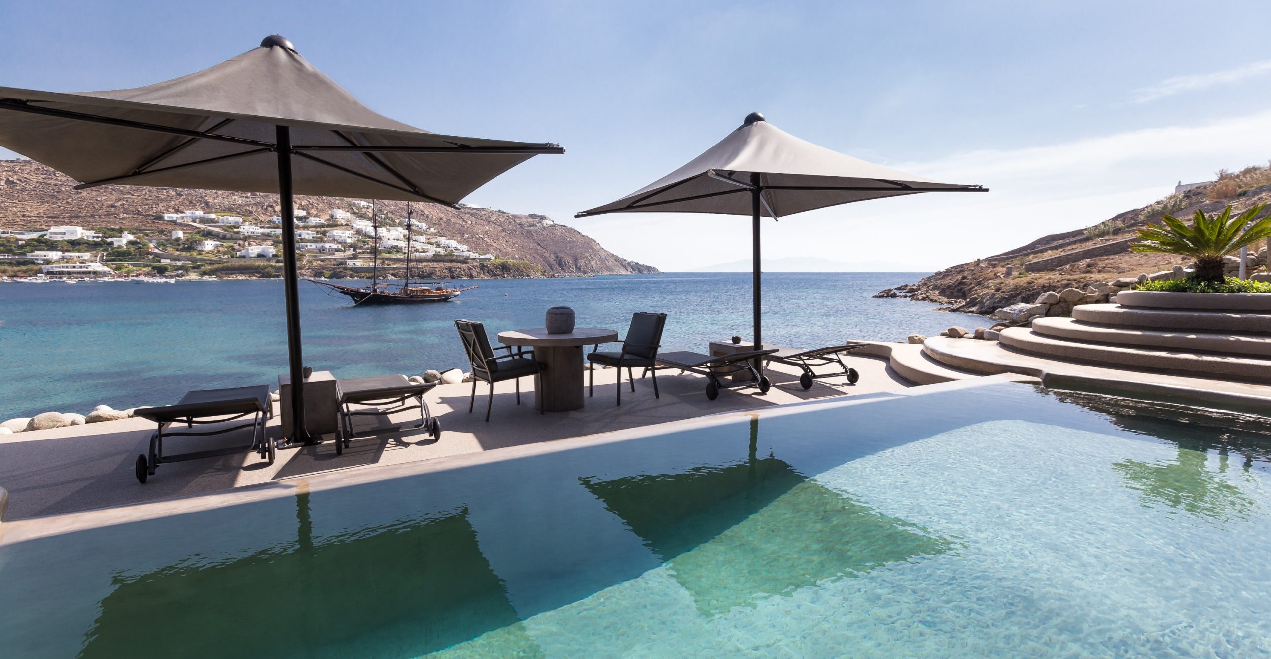 hideaway-luxury-villa-with-private-infinity-pool-1-hero