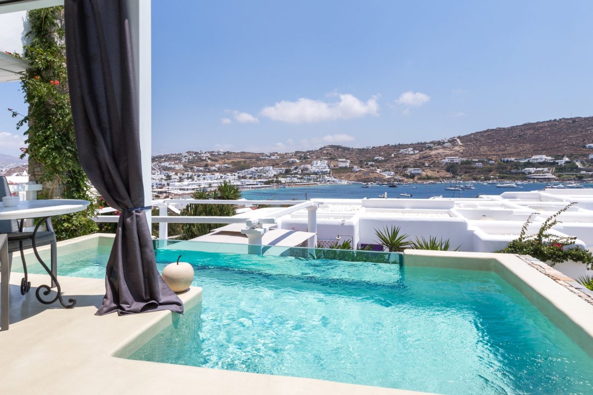 suite-with-pool-1-hero