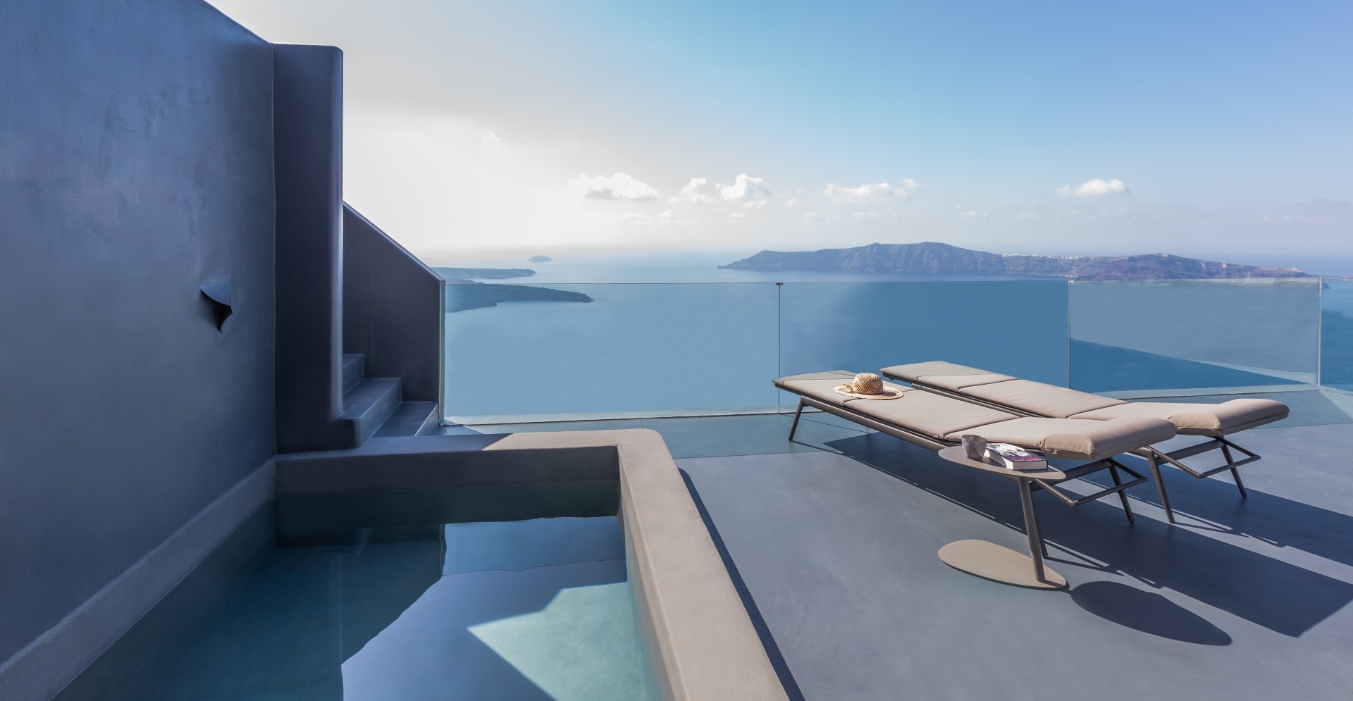 superior-suite-santorini-1-header