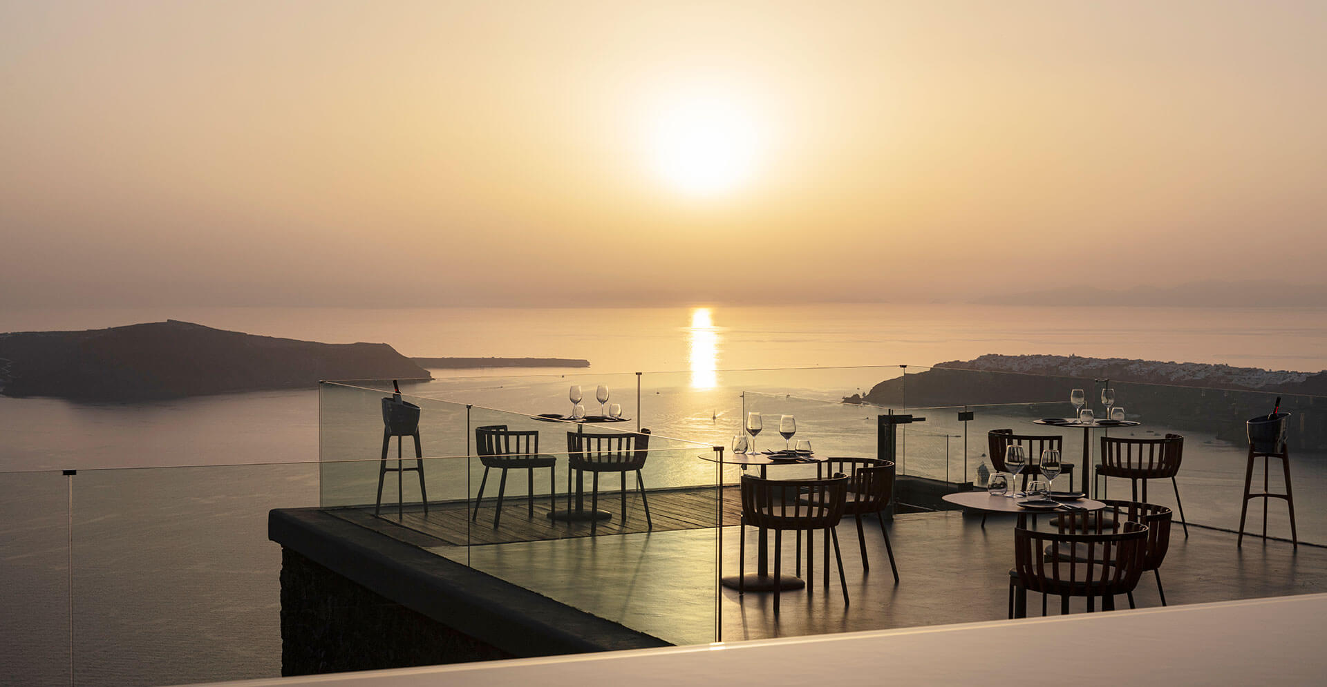 COVER_mavro_santorini