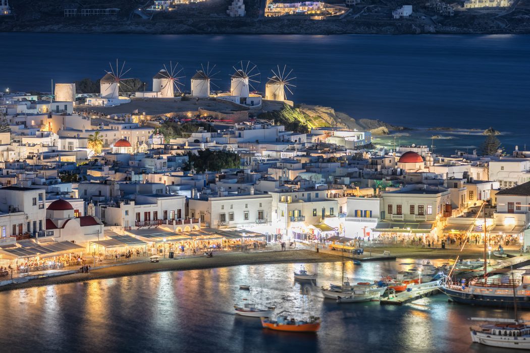 View,Of,The,Famous,Windmills,Of,Mykonos,By,Night