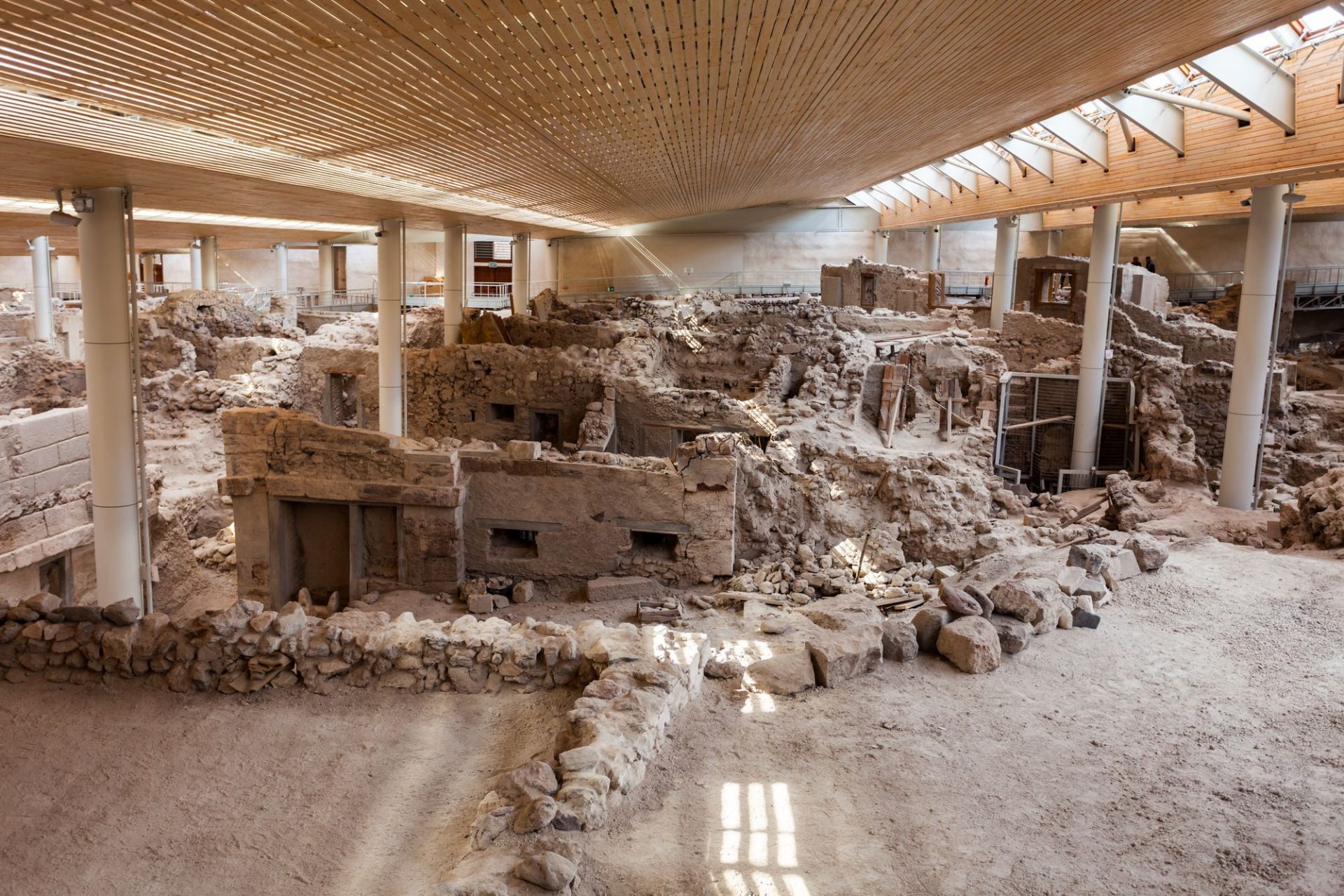 visit akrotiri archaeological site