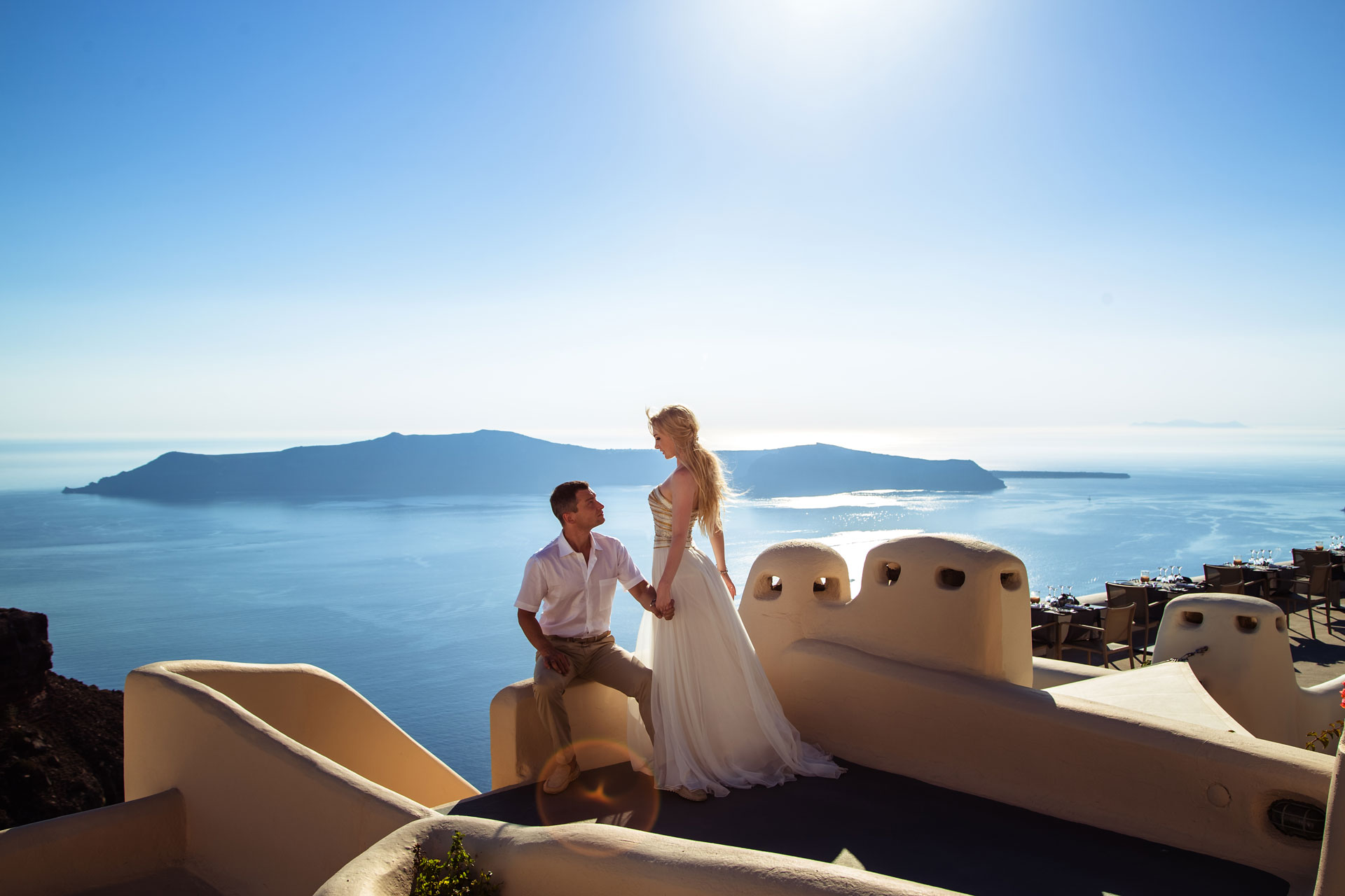 Santorini Nightlife Guide: 15 Best Tavernas, Bars & Clubs in Santorini -  Sofia Adventures