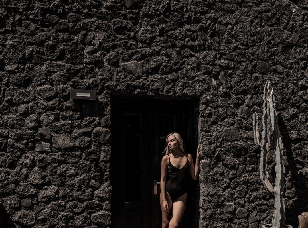 cave-3bedroom-santorini-1