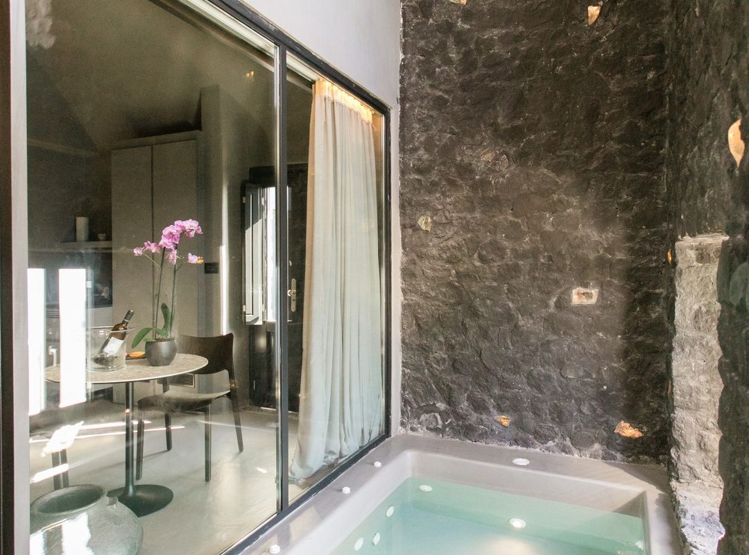 cave-3bedroom-santorini-25
