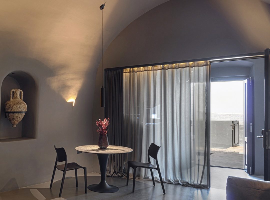 cave-3bedroom-santorini-4
