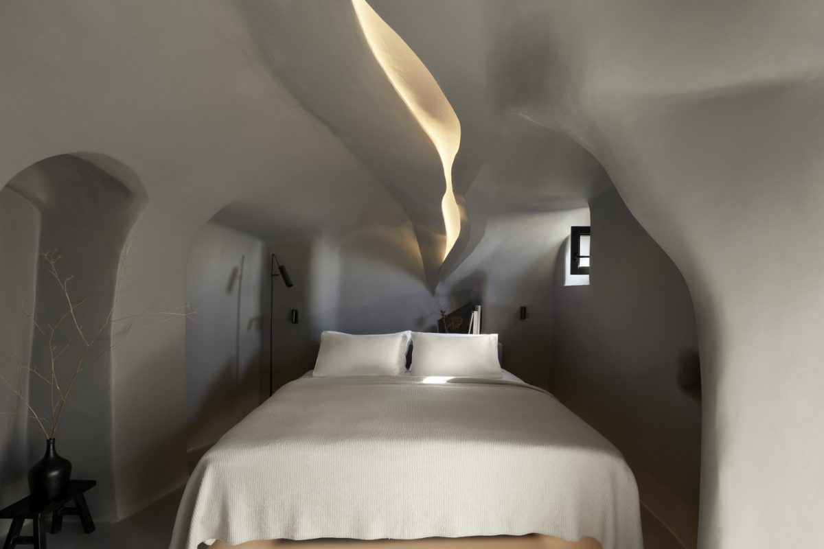 mystic-suite-santorini-3