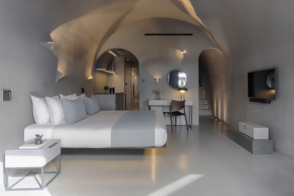 superior-suite-santorini-2