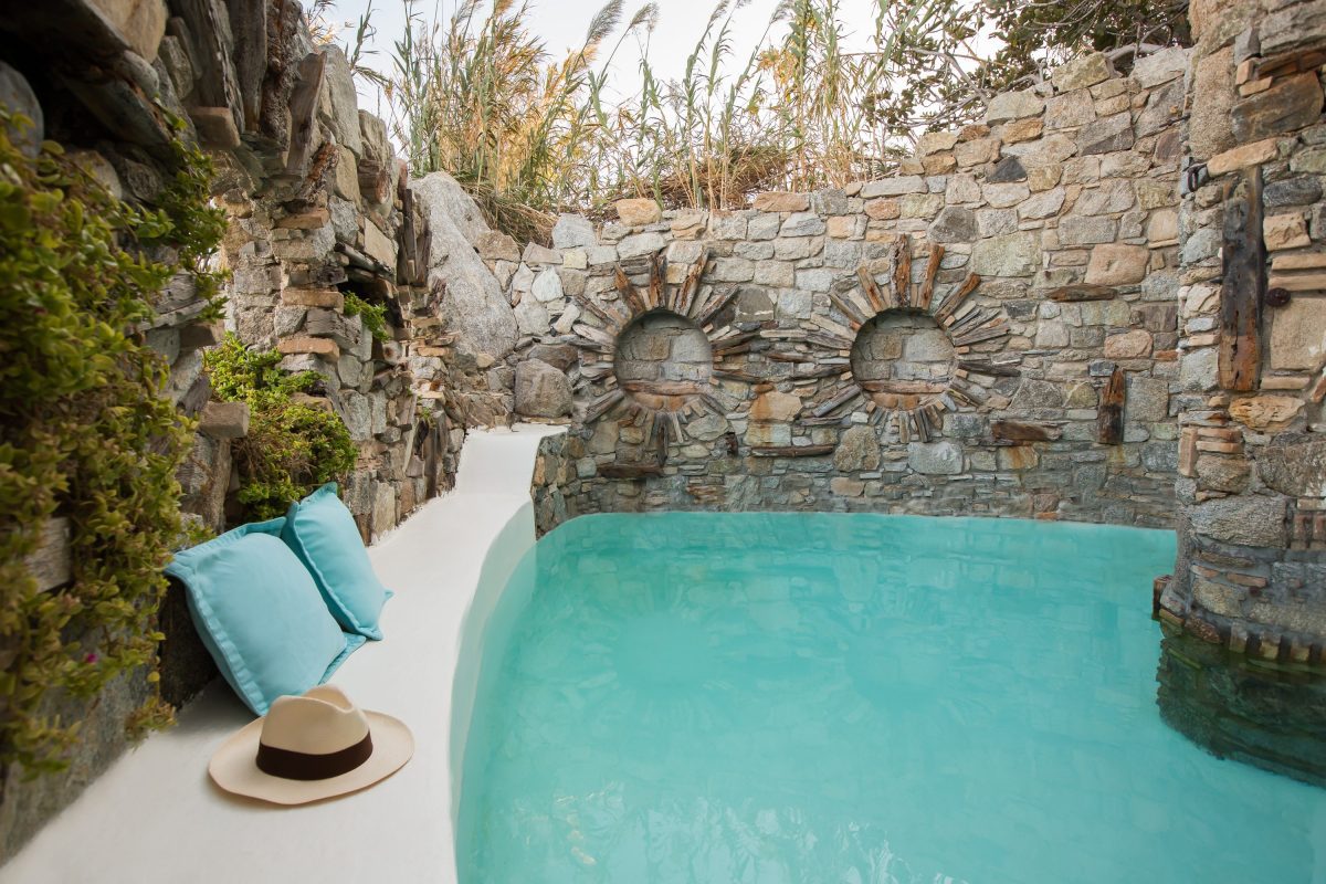 noah-luxury-waterfront-villa-with-private-pool-3